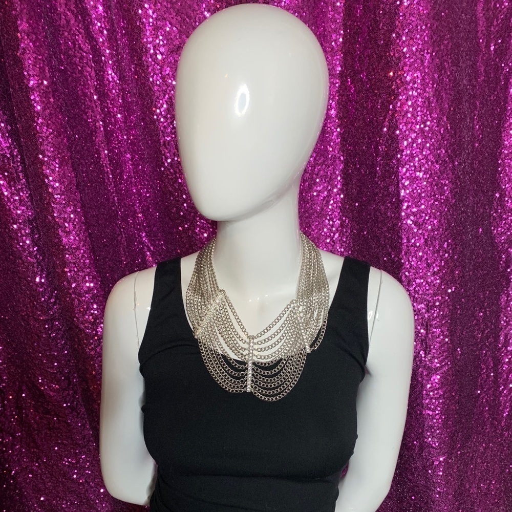 STATEMENT necklace